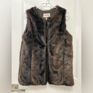 Forever 21 | Faux Fur Vest in Dark Brown, XS